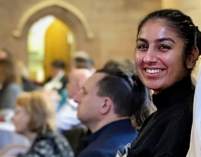 Photograph of Amber Qureshi at an event